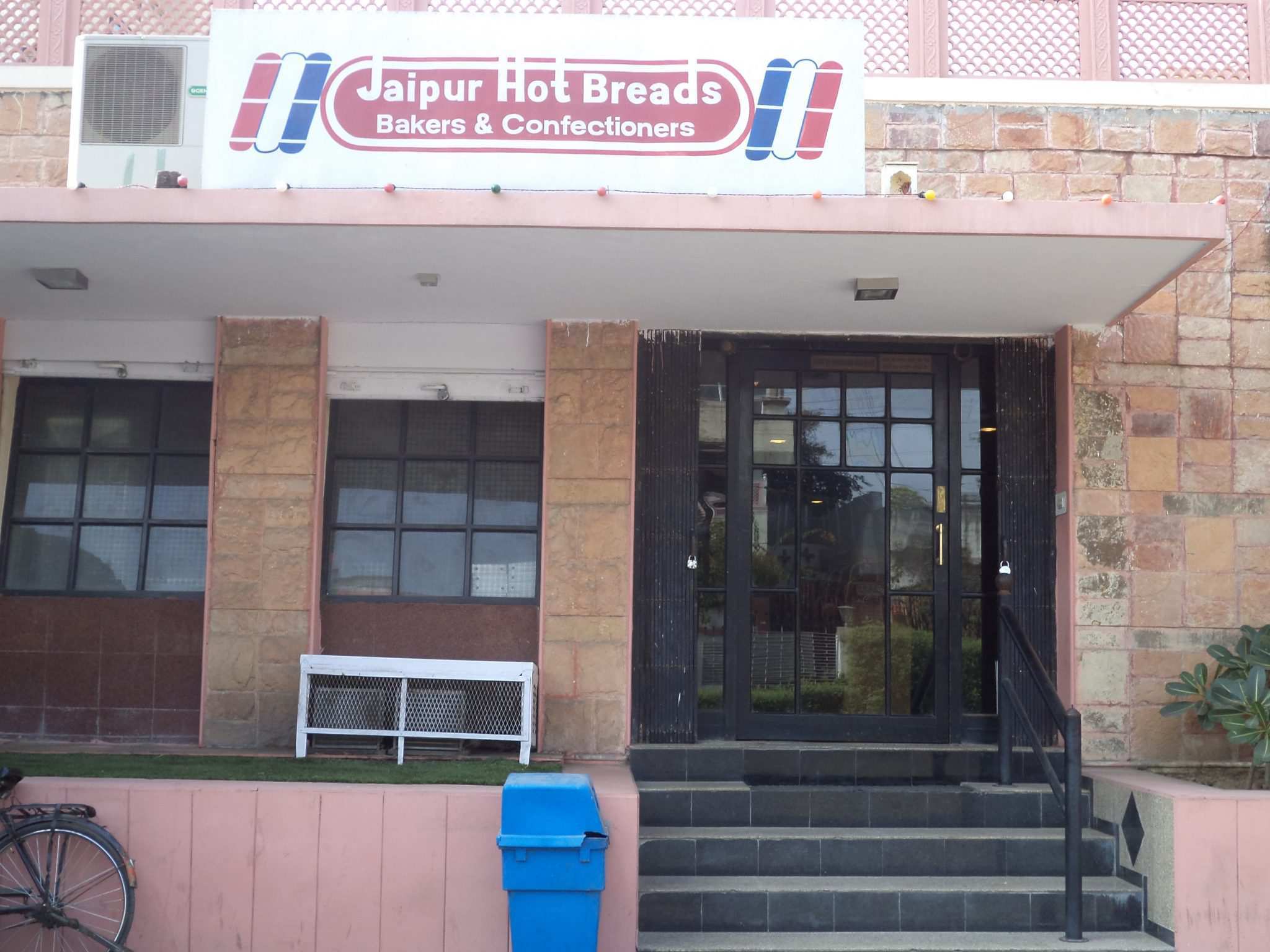 Jaipur Hot Breads
