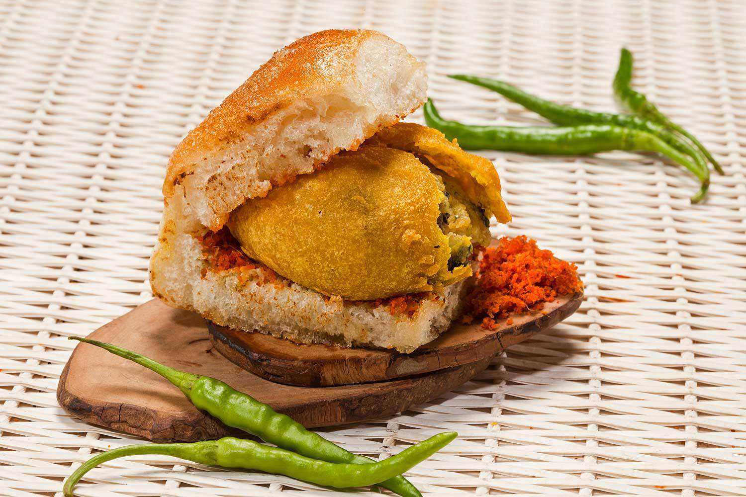 Ghungroo Seth Vada Pav